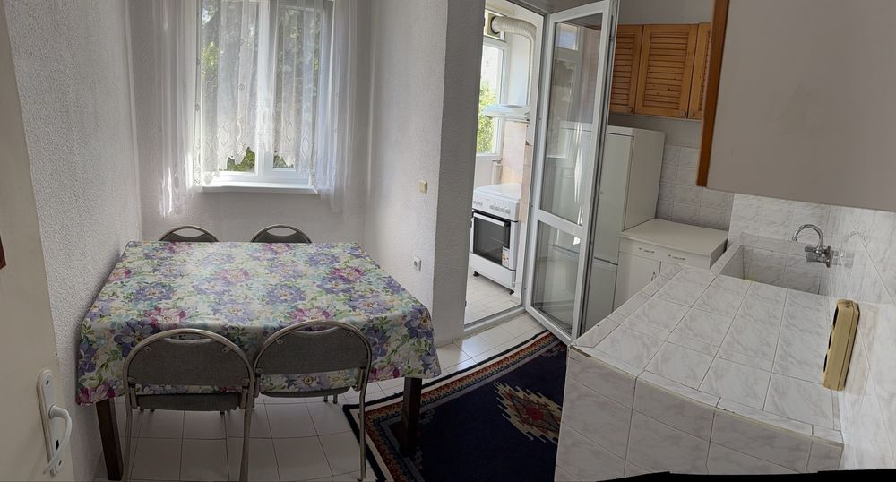 Дава се под наем Двустаен апартамент в Добрич, Строител - 68 кв.м за 229.5 € - Снимка #4