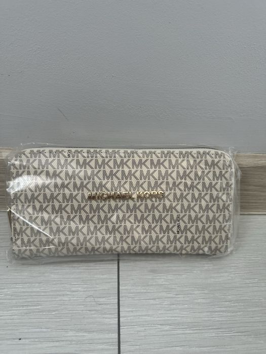 Премиум дамско портмоне на Michael Kors