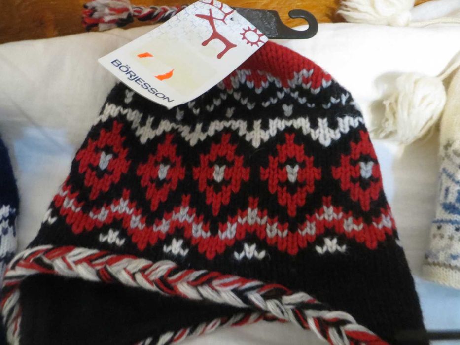 Шапки за ски и спортни дейности