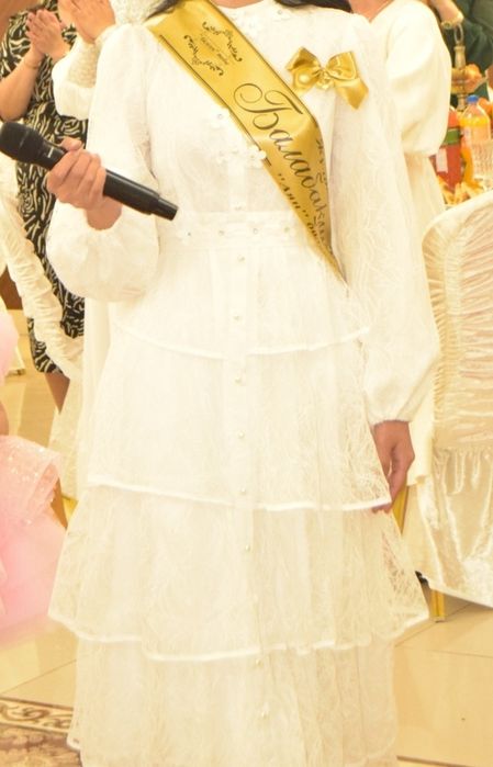Көйлек сатылады.