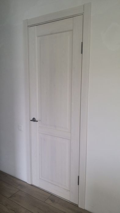 Продам  дверь межкомнатную в отлич.сост