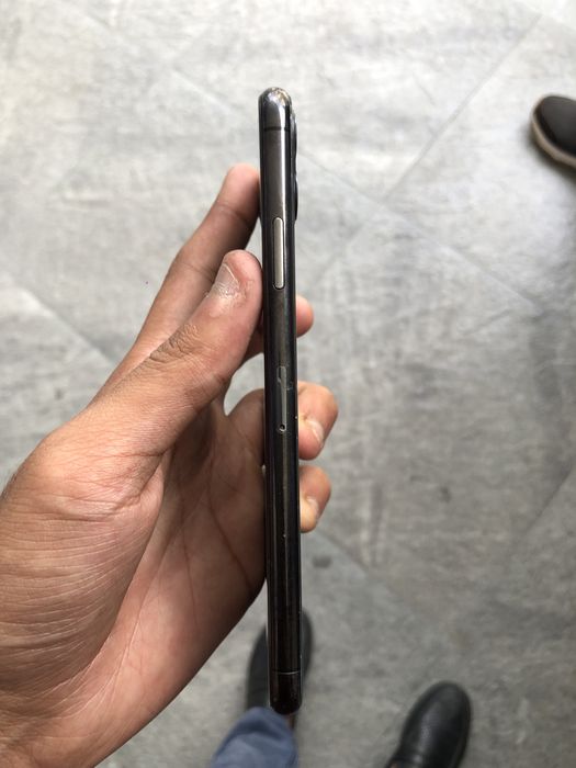 Iphone 11 pro max sotiladi