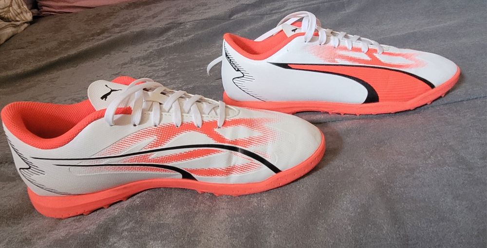 Спортни обувки PUMA Ultra Play TT Бели