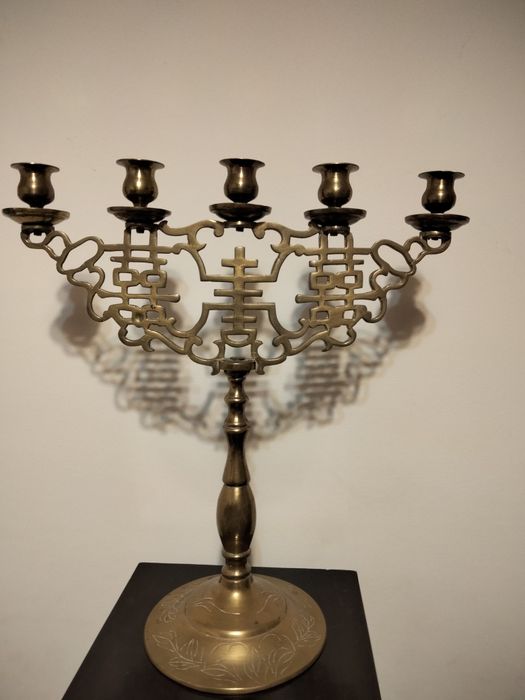 Menora, sfeșnic din bronz