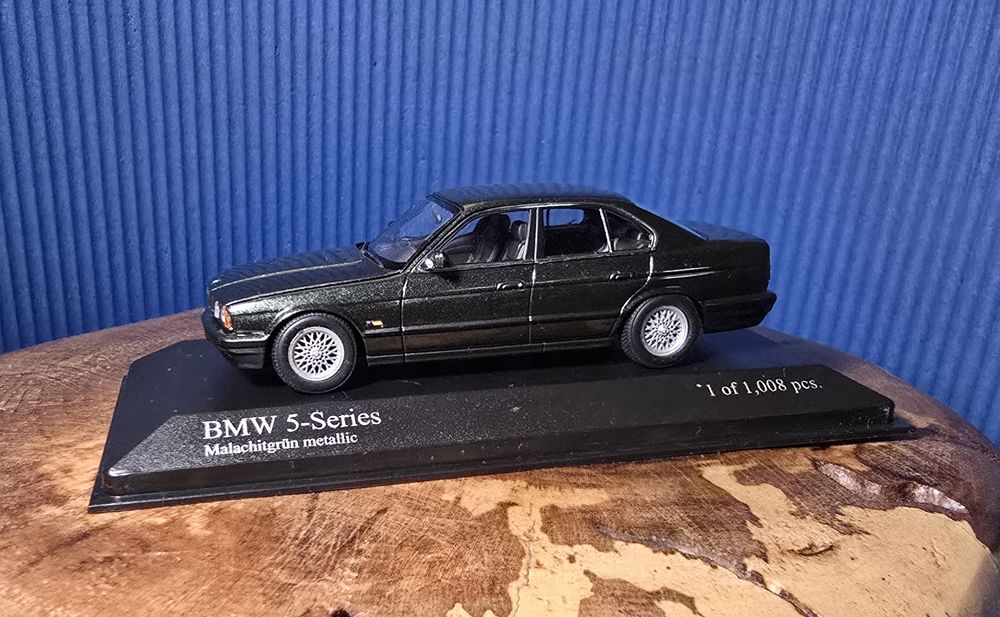 Minichamps BMW 5 series 1988 1:43