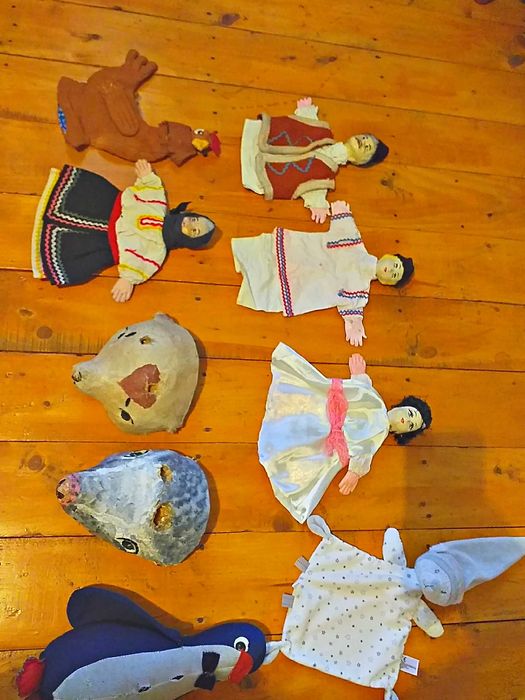 12 jucarii/papusi de mana copii vechi anii 1970,Scufita/masti Vintage