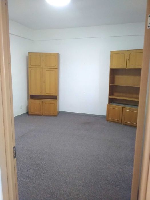 Spatiu de inchiriat 60 mpu x 33 lei mp, la casa, central, Str Valeni, Ploiesti