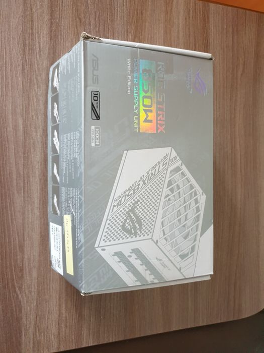 ROG Strix 850G White