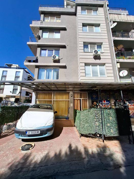 Продава се търговско помещение 70 кв.м до морето (500 м)