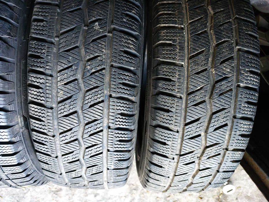 4 бр.зимни гуми Hankook 215 65 16С dot3419 Цената е за брой!