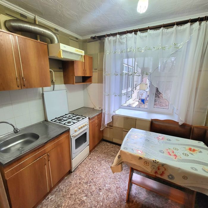 Продам трехкомнатную квартиру рн Зиг Заг