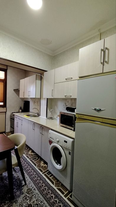 Medgaradok 3/3/5 balkon 2/6 srochno sotiladi