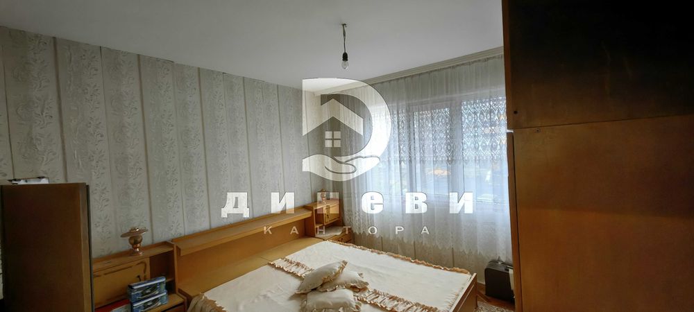 Продава се Тристаен апартамент в Стара Загора, Опълченски - 95 кв.м за 932 €/кв.м - Снимка #7