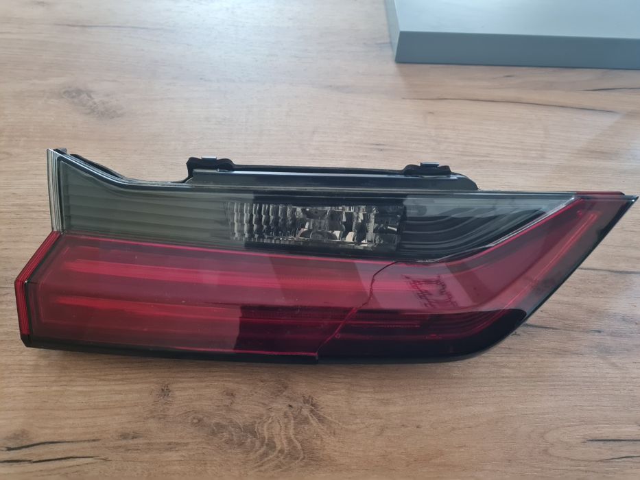 Задни стопове ляв и десен