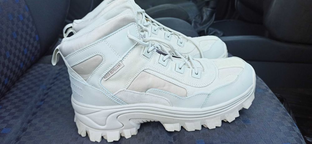 Зимни дамски обувки Skechers