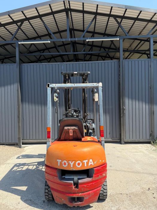 Вилочный Погрузчик Toyota 6FG14