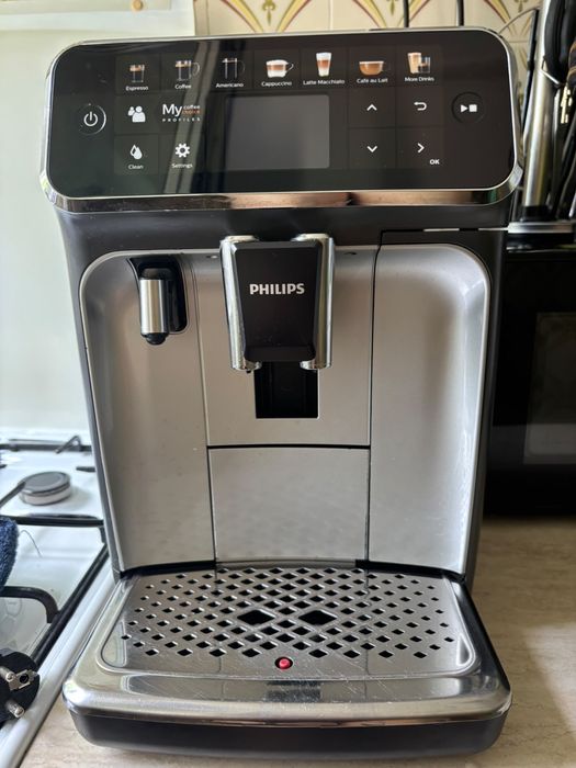 Espressor automat Philips LatteGo Seria 5400 EP5447/90, 1.8l, 1500W, 15 bar, negru-argintiu