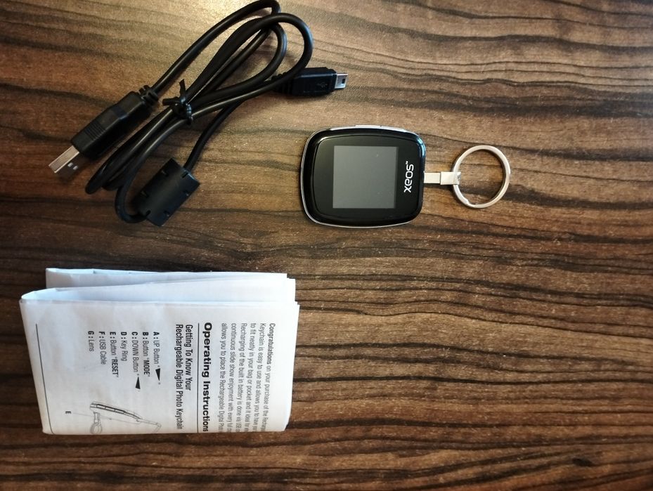 Breloc digital marca Xeos display LCD 1.5"