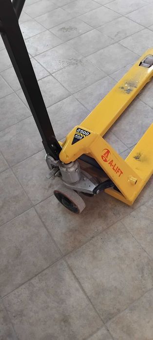 Палетна количка 2,5т