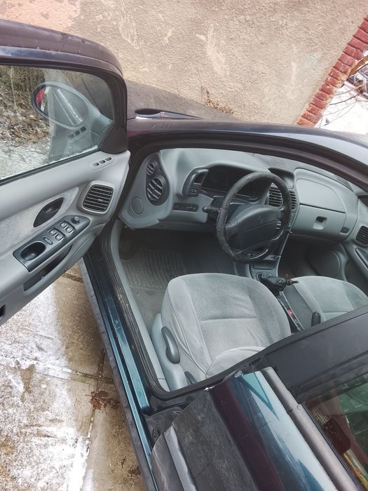 Vând sau schimb Renault Laguna 1.6i edition