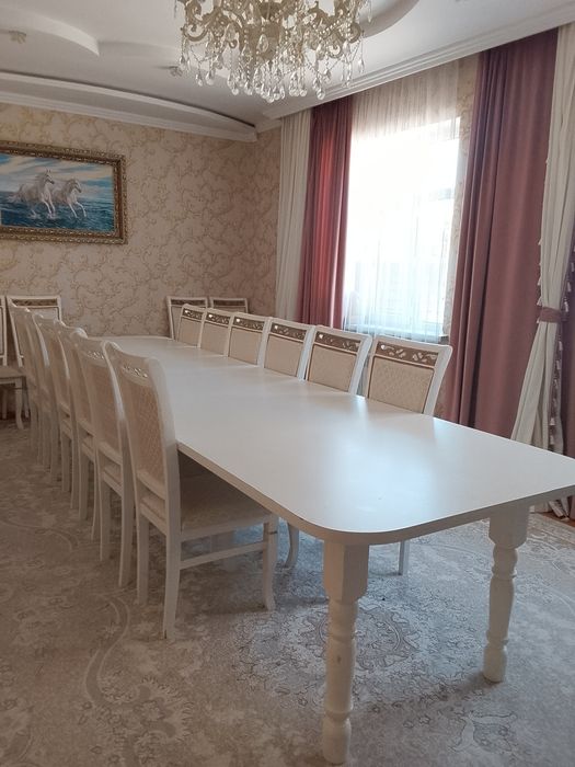 Стол для гостиной