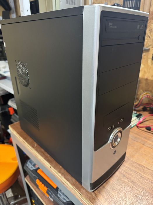 Кутия за Компютър