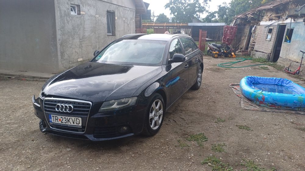 Vând Audi A 4 b8
