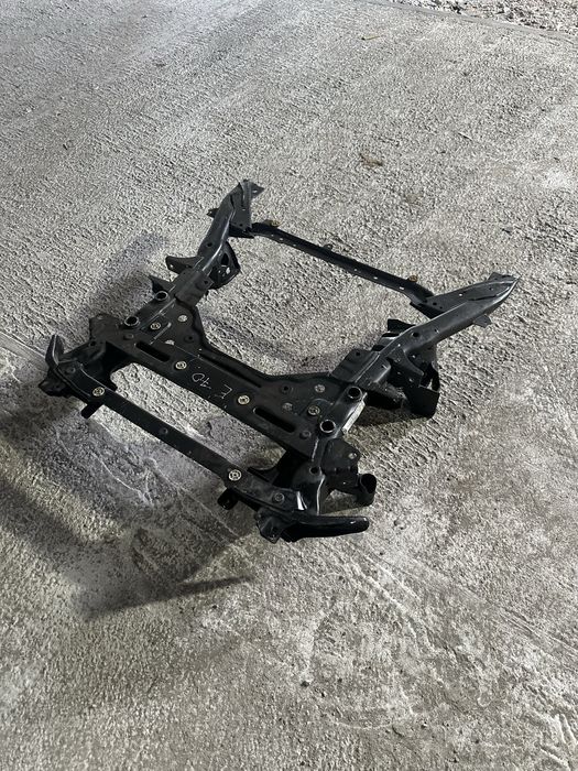 Передняя балка bmw x5 e70