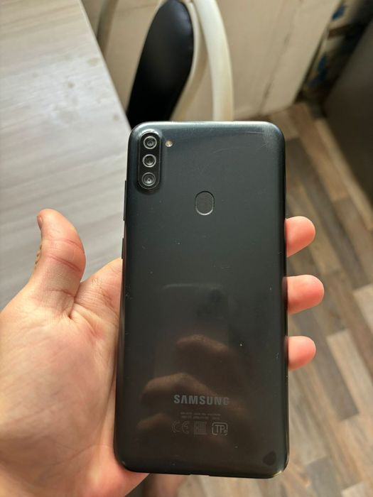 Продам самсунг а 11 32гб 12тыс