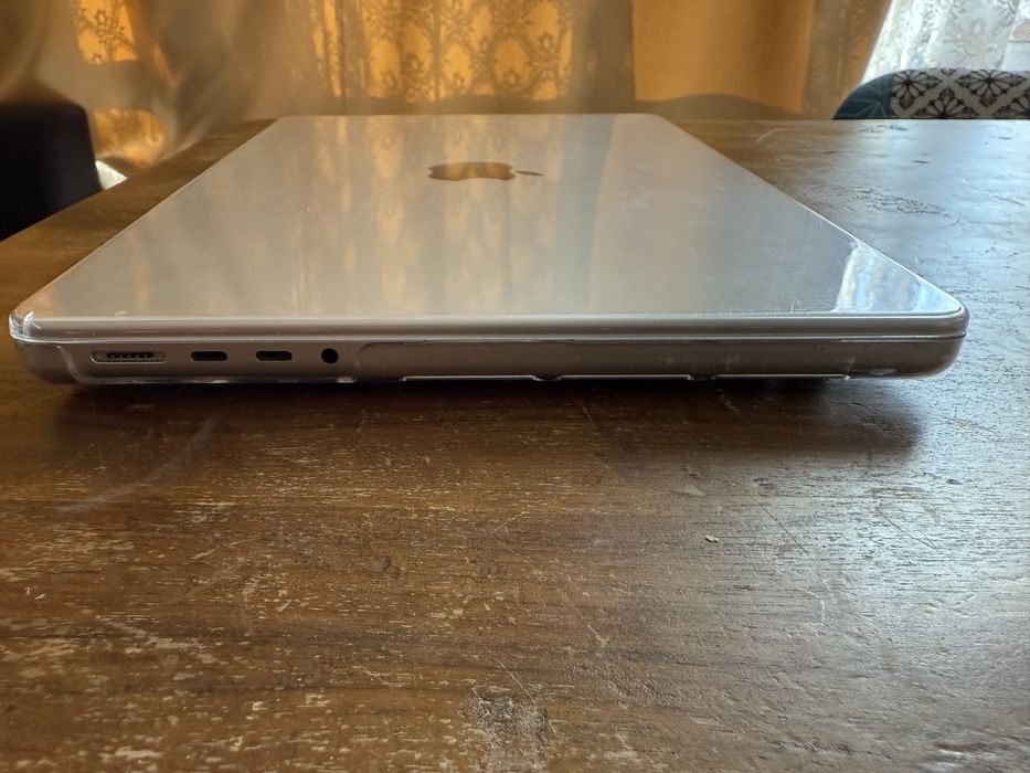 Macbook Pro 14’  1TB, 2022 като нов