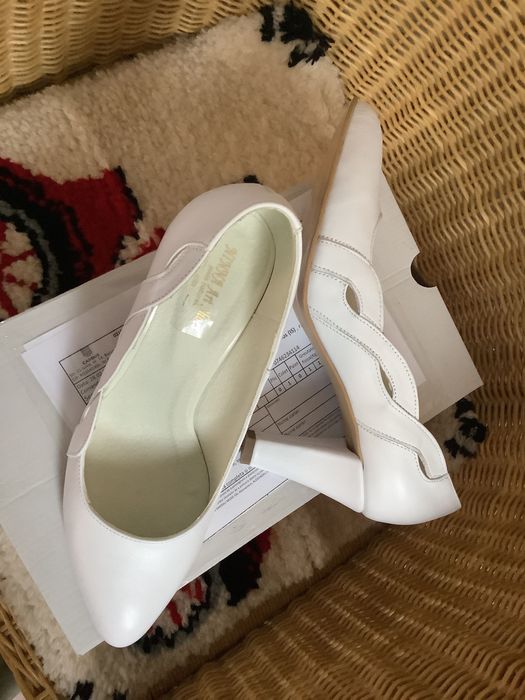 Pantofi eleganti,pentru doamne și domnișoare