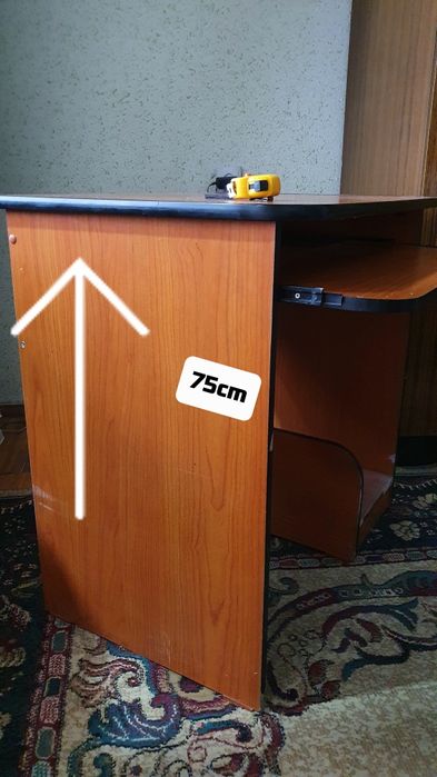 Стол для компьютера, монитор