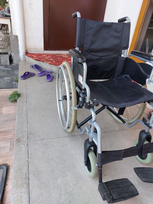 Каляска прогулочная б/у.