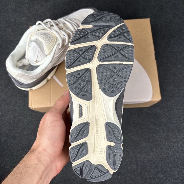 Asics GEL NYC White / Smoke Grey