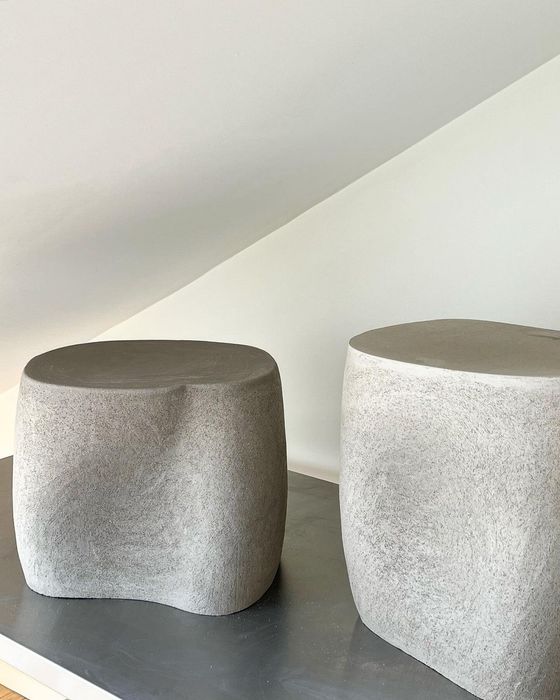 Декоративные искусственные камнями   столы