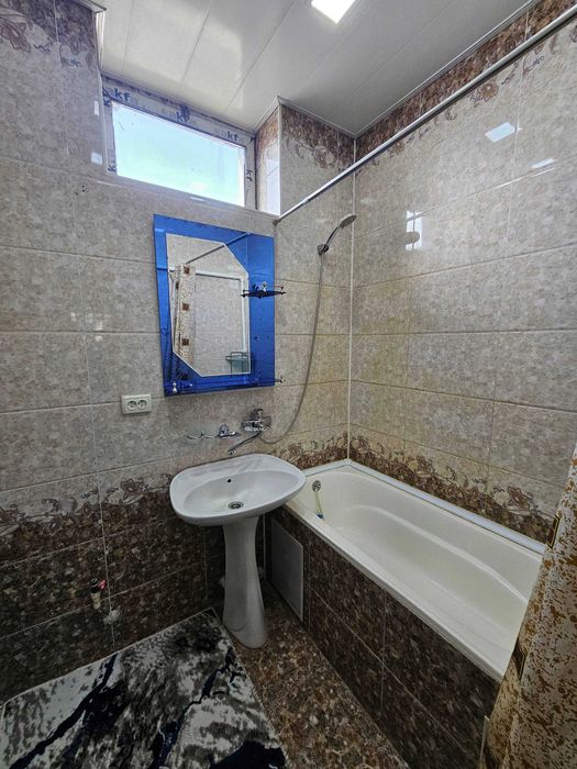 kvartira uy xonadon sotiladi 3 xonali 80m² 4-qavat.