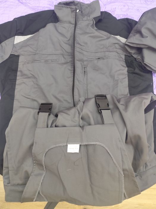 Продам спецовку новая