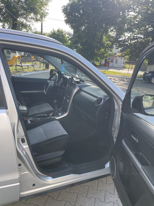 Suzuki Grand Vitara 1.9 DDiS 129 CP 4x4, an 2009 - 5.600 € negociabil