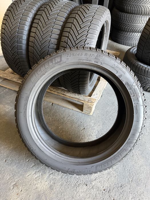 4 anvelope iarna 225/45/17 Michelin 6-6.5mm!