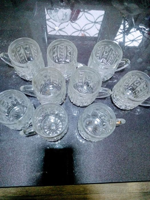 Продам 3 шт. Стеклянные вазочки для конфет , сахара ,печенье.