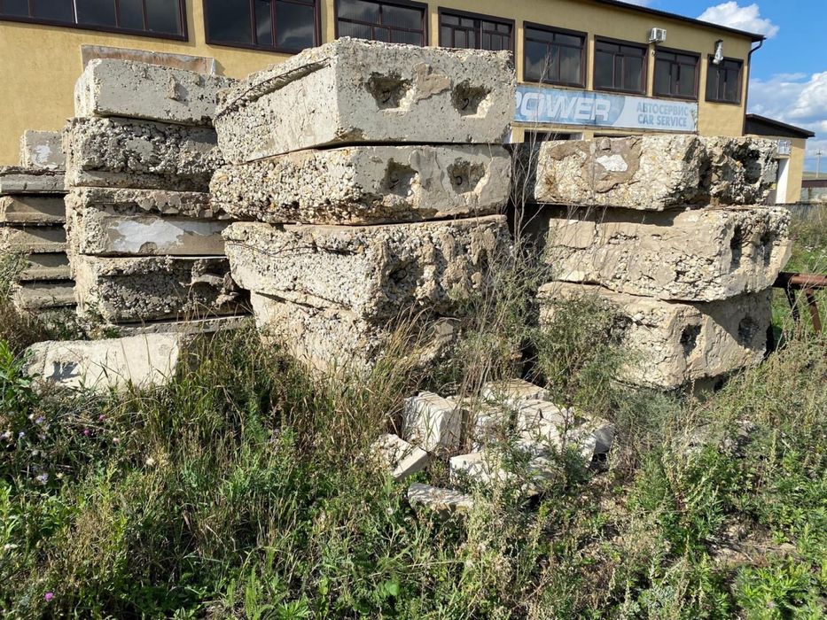 Бетонные блоки из речного камня