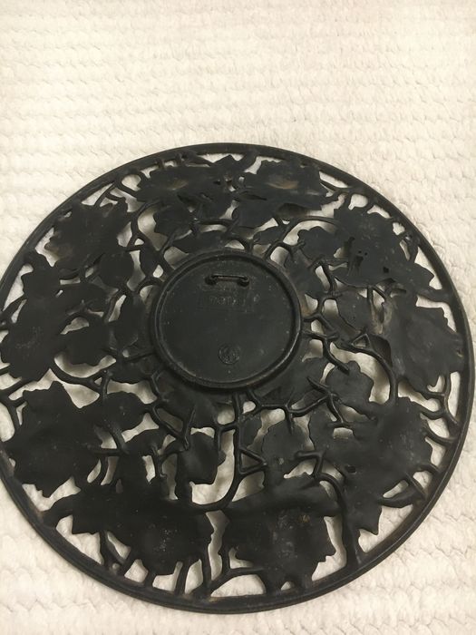 Декоративни метални чинии за стена