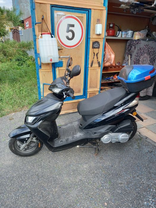 Продам скутер м8