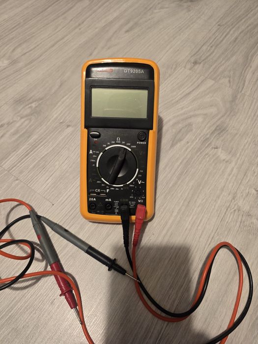 Vand aparat de masura si control cu  husa din silicon plus baterie 9v