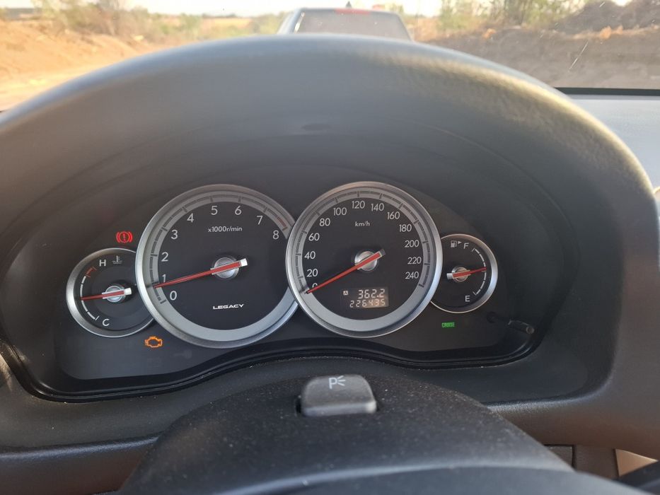 Продавам на части Субару Легаси 2006г.