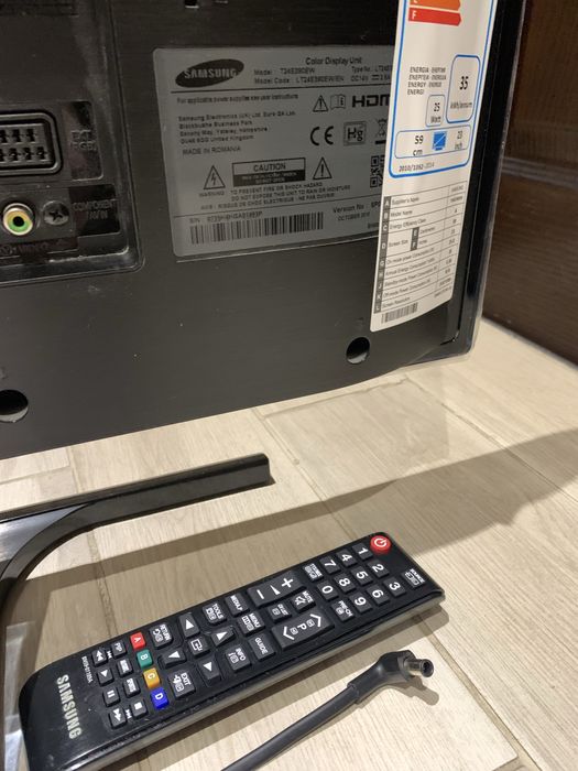 TV Samsung  T24E390EW