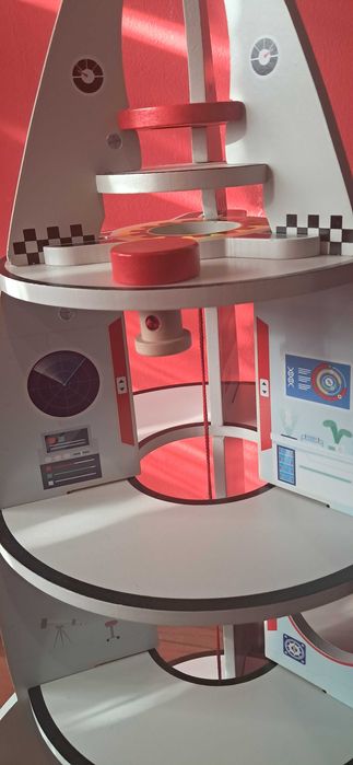 Дървен космически кораб