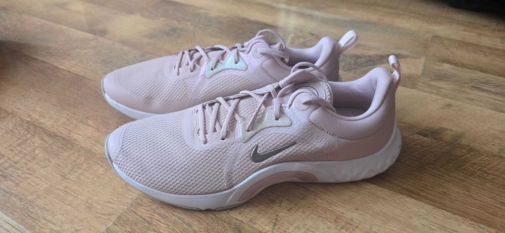 Дамски маратонки Nike