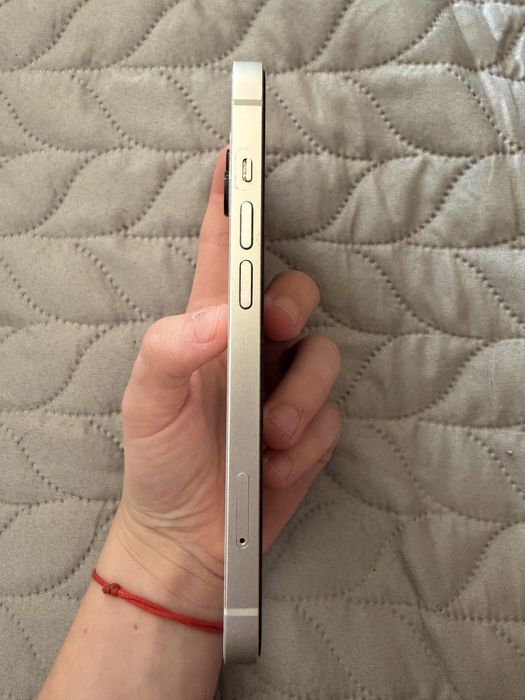 Iphone 13  256 GB  77%