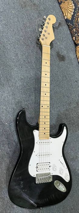 Elektro gitara sotiladi